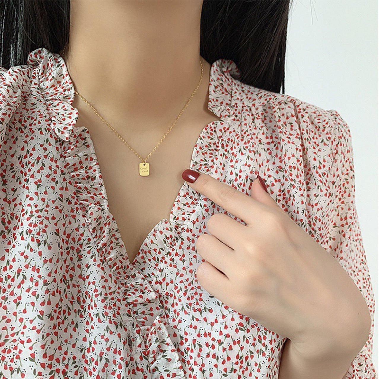 Women's Fashion Gold Square Pendant Necklace